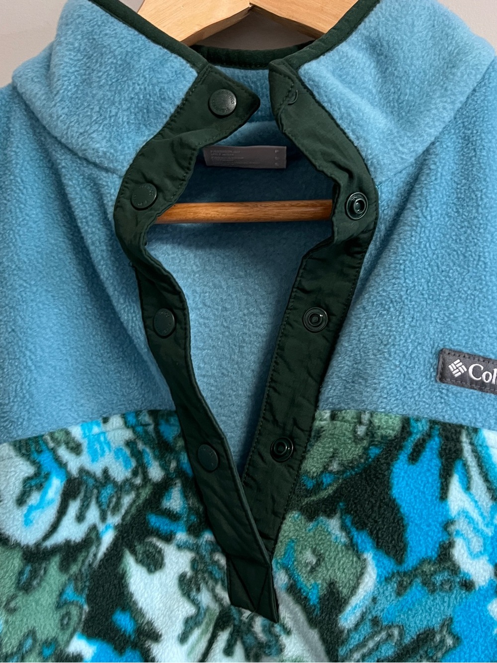 Columbia Blue and Teal Floral Fleece Snap Pullover - Picture 4 of 8